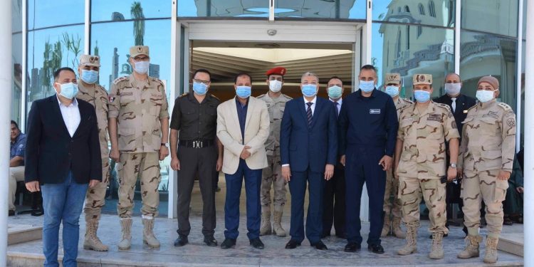 محافظ المنيا يزور المستشفى العسكري ومركز القوات المسلحة لعلاج الأورام 1