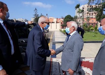 محافظ بورسعيد يلتقى رئيس الهيئة الاقتصادية لقناة السويس لبحث سبل التعاون 8