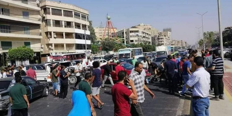حادث تصادم 4 سيارات بميدان هارون الرشيد