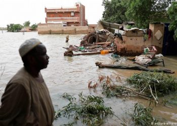 شاهد.. صحفي سوداني: الفيضانات تغرق شوارع الخرطوم 5