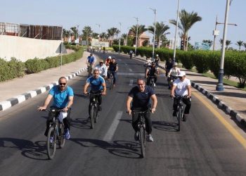 وزيرا الآثار والطيران و30 سفير دولة أجنبية في سباق دراجات هوائية بـ شرم الشيخ 4