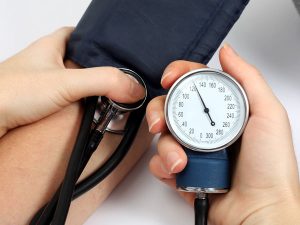 الطرق الصحيحة لقياس ضغط الدم في المنزل
