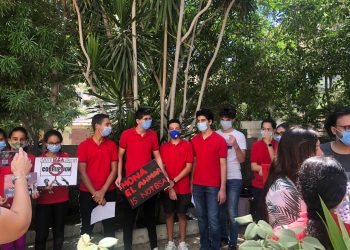 بسبب شبهات مالية وقفة احتجاجية لأولياء أمور طلاب المدرسة البريطانية بالإسكندرية