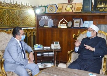 سفير كازاخستان يشيد بدور الجامعة المصرية للثقافة الإسلامية
