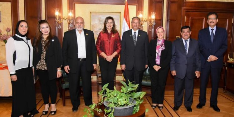 وزيرة الهجرة تثمن دور البرلمان وتكرم ممثلي المصريين بالخارج 1