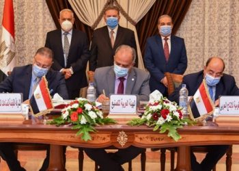 توقيع اتفاقية تعاون بين القابضة للصناعات الكيماوية و القومية للإنتاج الحربي و العربية للتصنيع 5