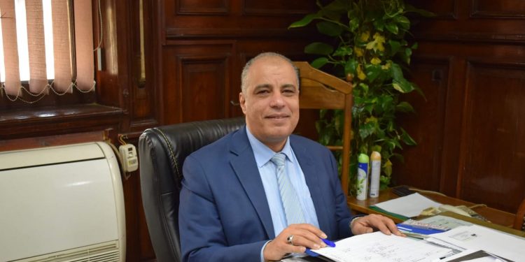 الدكتور ،علاء عزوز ،رئيس قطاع الارشاد الزراعي