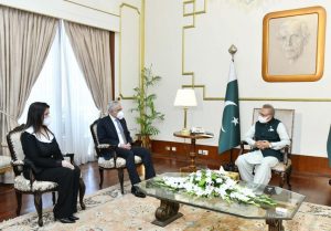 الرئيس الباكستاني يستقبل السفير المصري لدى إسلام أباد لبحث التعاون المشترك 1