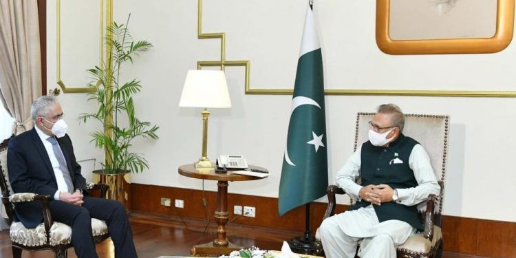رئيس باكستان الإسلامية يستقبل سفير مصر