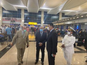 وزير الطيران يتفقد بشكل مفاجئ مبنى الركاب «2و 3» بـ مطار القاهرة الدولى 2