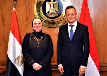 وزيرة التجارة المصرية ونظيرها المجري