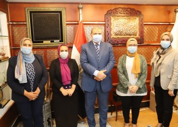 وزير القوى العاملة يساند فتيات مصر