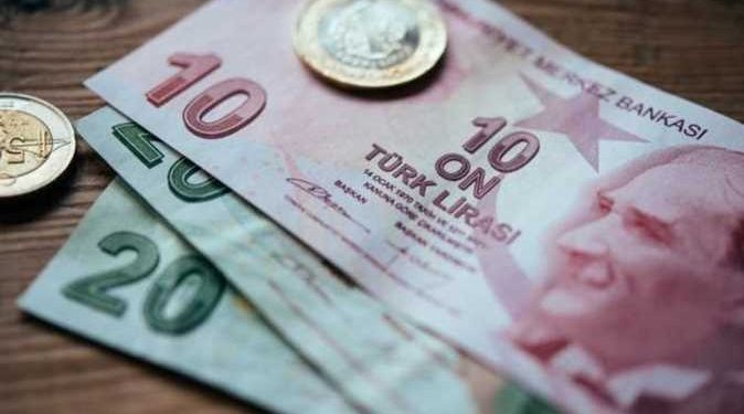 الليرة التركية تتراجع لأدني مستوياتها مقابل الدولار اليوم الأربعاء 1