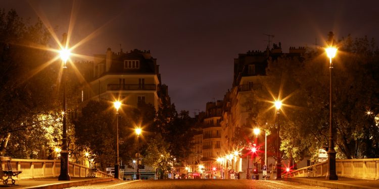 الإغلاق التام في باريس