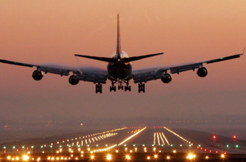 السعودية تعلق جميع الرحلات الجوية الدولية للمسافرين 1