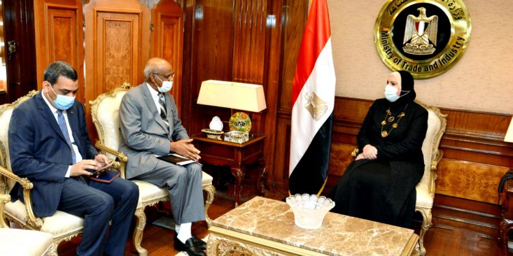 جامع تبحث سبل تعزيز التعاون الاقتصادي مع سفير السودان 1
