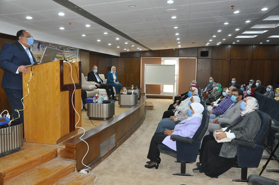 افتتاح فعاليات مؤتمر "التحديات العالمية والتأثير الصيدلي" بجامعة حلوان 1