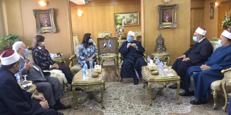 وزيرة الهجرة تصل لمقر ديوان محافظة دمياط لحضور ندوة "الأوقاف" عن التوعية بمخاطر الهجرة غير الشرعية 1