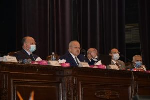 مجلس جامعة القاهرة يفتح باب التقدم لجوائز الجامعة لعام 2020 4