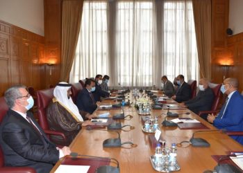 أحمد أبو الغيط يعقد اجتماعاً تشاورياً مع رئيس البرلمان العربي 5