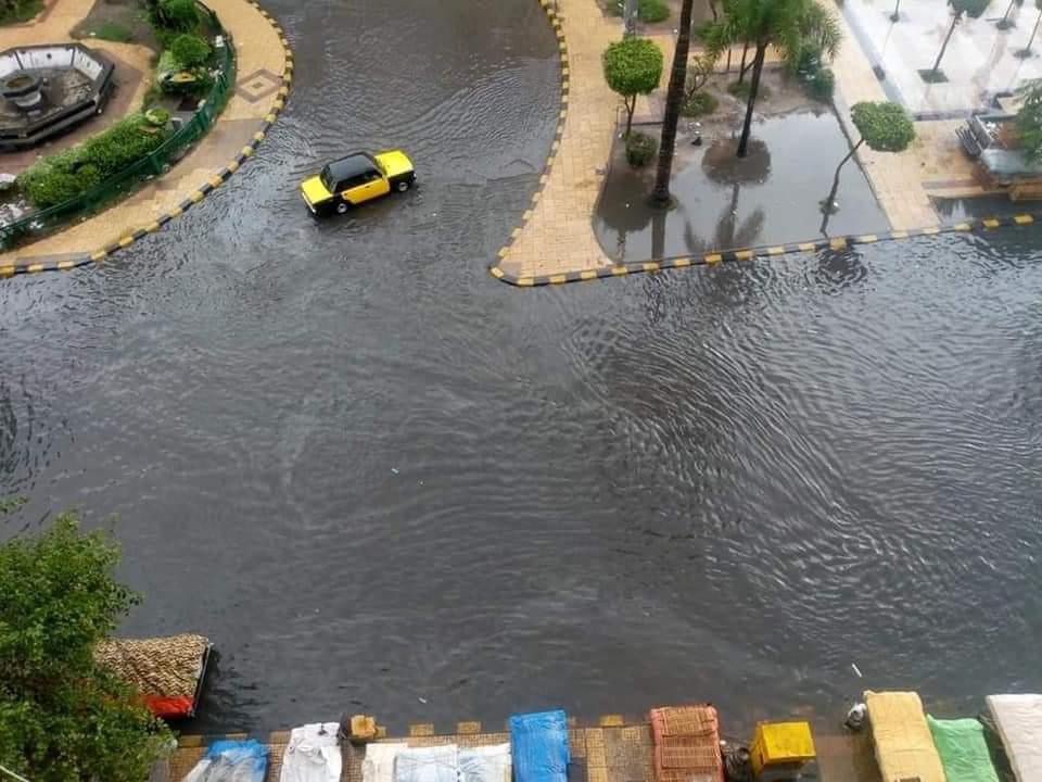 10 صور لغرق الإسكندرية بعد 7 ساعات امطار متواصلة 5