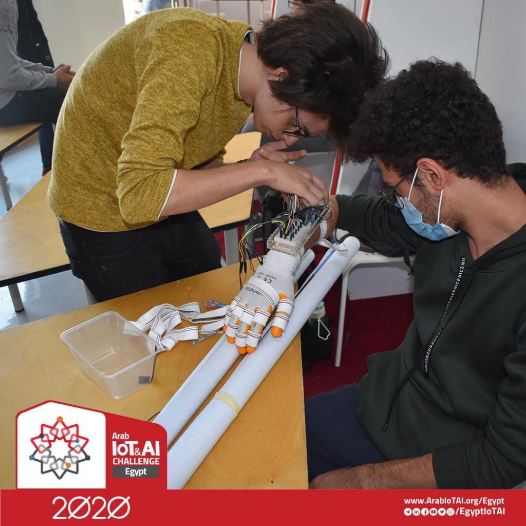البحث العلمي تدعم 320 مشروع تخرج في تحدي مصر لإنترنت 6