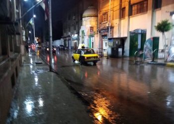 أمطار غزيرة على كافة أنحاء الإسكندرية.. وتحذيرات من المحافظة بعدم النزول 2