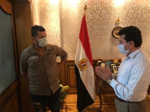 وزير الرياضة يلتقى اللاعب محمد صبحي لاعب منتخب مصر الأوليمبي السابق 4