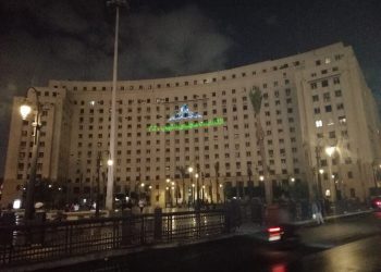 بالصور ..اضاءة وتزين مجمع التحرير بمناسبة انتخابات النواب 5