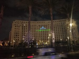 بالصور ..اضاءة وتزين مجمع التحرير بمناسبة انتخابات النواب 10