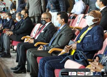 بالصور .. وزير الرياضة يحضر مباراة مصر و توجو 1