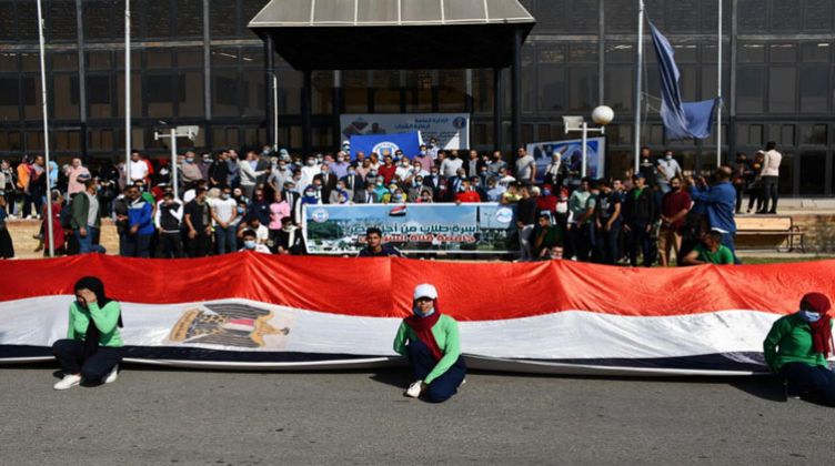 "في حب مصر.. اصنع قرارك".. مسيرة تطلقها جامعة القناة للمشاركة في الإنتخابات في آخر أيامها 1