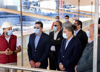 رئيس هيئة الاستثمار ومحافظ المنيا يتفقدان مشروع شركة "القناة للسكر" بمحافظة المنيا 1