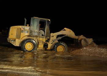 تفاصيل اغلاق طريق الغردقة - رأس غارب بسبب السيول 5