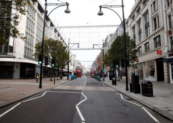 شوارع بريطانيا بعد الإغلاق