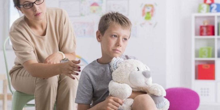استشاري لـ"أوان مصر": 5 نصائح لحماية طفلك من الوقوع في فخ الأمراض النفسية 1
