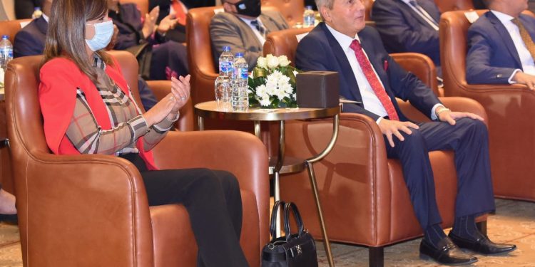 وزيرة الهجرة تشكر رئيس "بنك مصر" لدعمه المصريين العالقين في الإمارات 1