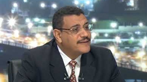 الدكتور علي مسعود أستاذ الاقتصاد بجامعة بني سويف