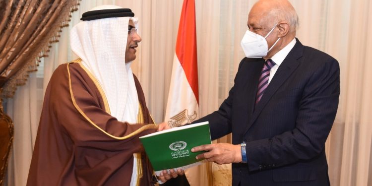رئيس البرلمان العربي يلتقي رئيس مجلس النواب: استحداث لجنة مشتركة لمكافحة الإرهاب 1
