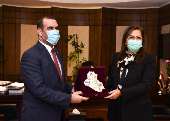 «السعيد» تلتقي وزير التخطيط العراقي لبحث سبل التعاون المشترك 1