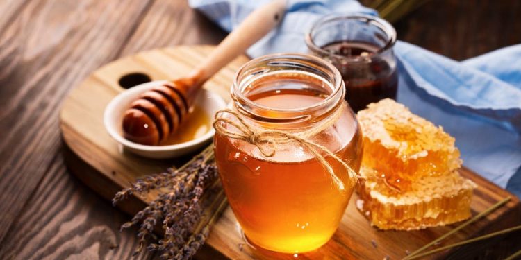 العسل لعلاج علامات التمدد