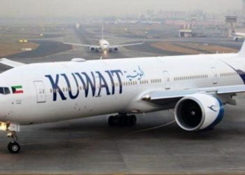 الكويت تعلق رحلات الطيران
