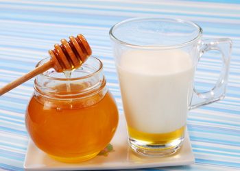 فوائد العسل والحليب