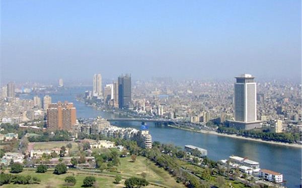 مائل للدفء على القاهرة