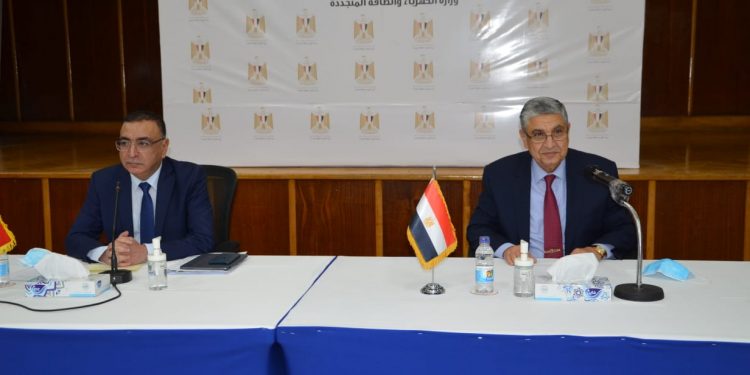 وزير الكهرباء يؤكد استعداد الشركات المصرية لإعادة إعمار الشبكة العراقية 1