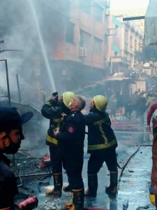بالصور.. محافظ القاهرة يكشف تفاصيل جديدة في حريق سوق التوفيقية 10
