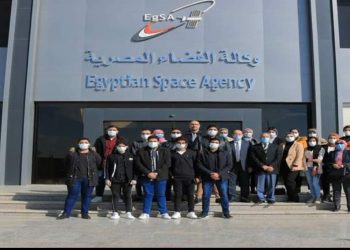 جامعة النهضة تنظم زيارة ميدانية لوكالة الفضاء المصرية 1