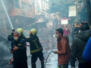 بالصور.. محافظ القاهرة يكشف تفاصيل جديدة في حريق سوق التوفيقية 9