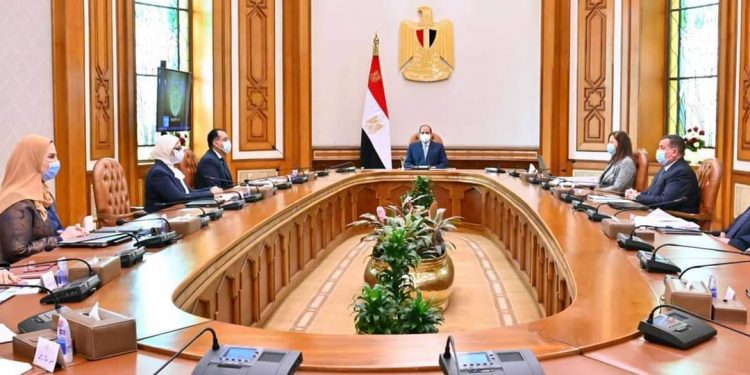 الرئيس السيسي يطلع على مخطط "المشروع القومي لتنمية الأسرة المصرية" 1