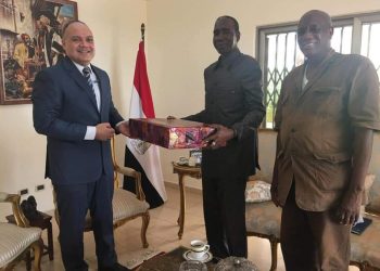 سفير جمهورية مصر العربية في غينيا يلتقي رئيس جامعة جمال عبد الناصر في كوناكري 1